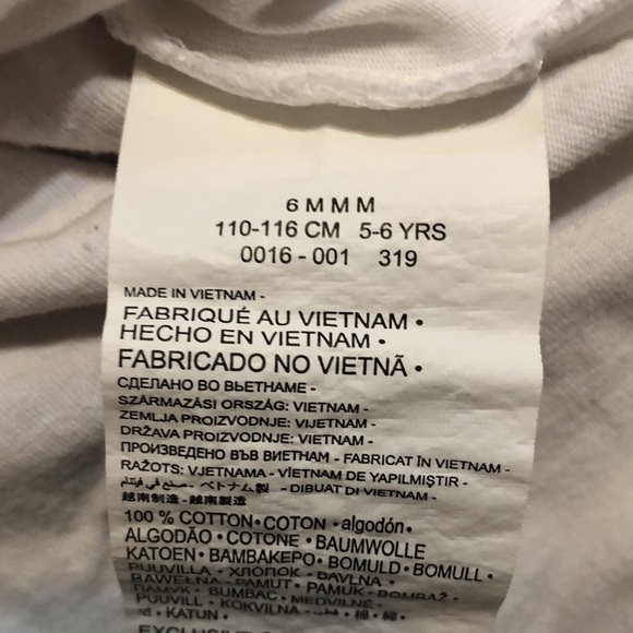 Nike | White Basic Short-Sleeve Tee - Girls. Size 6 pink swoosh and short cap. - Picture 5 of 5